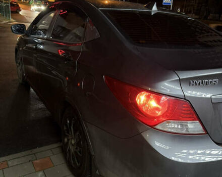 Сірий Хендай Акцент, об'ємом двигуна 1.4 л та пробігом 197 тис. км за 5500 $, фото 5 на Automoto.ua