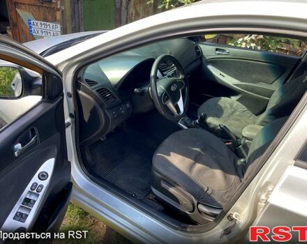 Серый Хендай Акцент, объемом двигателя 1.4 л и пробегом 290 тыс. км за 4600 $, фото 7 на Automoto.ua