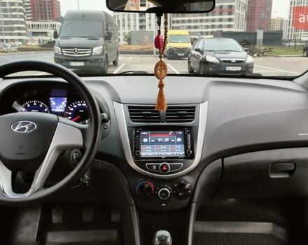 Серый Хендай Акцент, объемом двигателя 1.4 л и пробегом 104 тыс. км за 7600 $, фото 4 на Automoto.ua