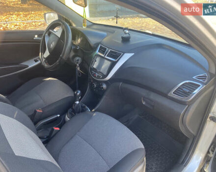 Хендай Акцент 2011 у Полтаві на Automoto.ua Сірий Хендай Акцент, об'ємом двигуна 1.4 л та пробігом 171 тис. км за 6499 $, фото 9 на Automoto.ua