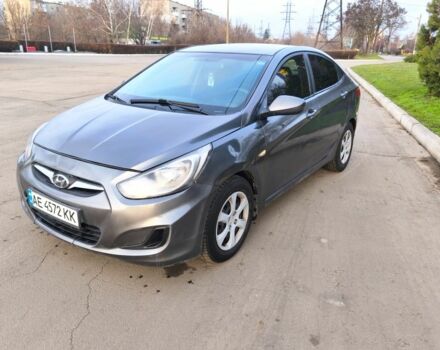 Серый Хендай Акцент, объемом двигателя 1.6 л и пробегом 251 тыс. км за 4900 $, фото 1 на Automoto.ua