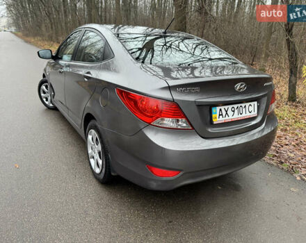 Серый Хендай Акцент, объемом двигателя 1.4 л и пробегом 125 тыс. км за 7500 $, фото 7 на Automoto.ua