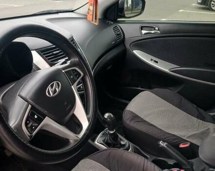 Серый Хендай Акцент, объемом двигателя 1.4 л и пробегом 238 тыс. км за 5950 $, фото 8 на Automoto.ua