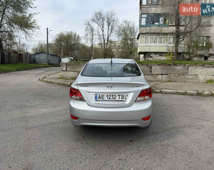 Серый Хендай Акцент, объемом двигателя 1.4 л и пробегом 175 тыс. км за 6900 $, фото 5 на Automoto.ua