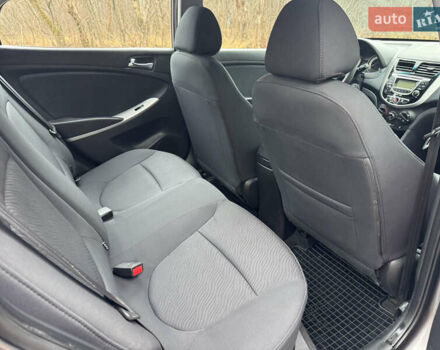 Серый Хендай Акцент, объемом двигателя 1.4 л и пробегом 125 тыс. км за 7500 $, фото 10 на Automoto.ua