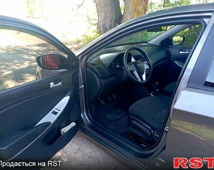 Сірий Хендай Акцент, об'ємом двигуна 1.4 л та пробігом 173 тис. км за 6300 $, фото 4 на Automoto.ua