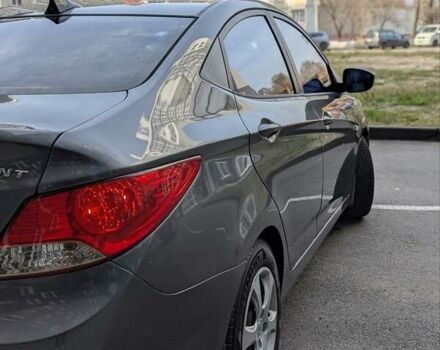 Серый Хендай Акцент, объемом двигателя 1.4 л и пробегом 233 тыс. км за 6250 $, фото 13 на Automoto.ua