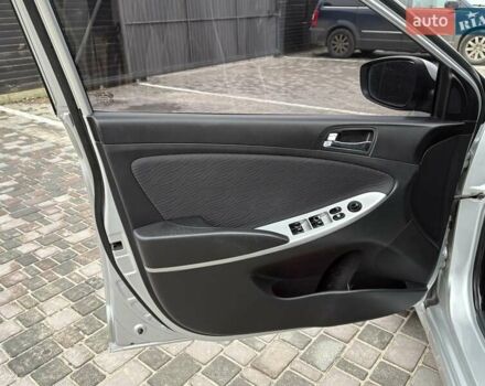 Серый Хендай Акцент, объемом двигателя 1.6 л и пробегом 186 тыс. км за 7900 $, фото 18 на Automoto.ua