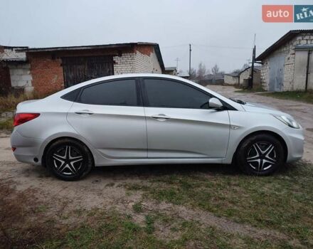 Серый Хендай Акцент, объемом двигателя 1.4 л и пробегом 177 тыс. км за 6100 $, фото 2 на Automoto.ua