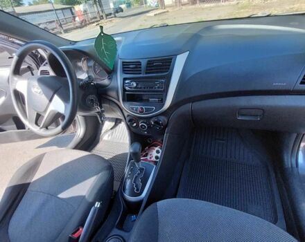 Сірий Хендай Акцент, об'ємом двигуна 1.4 л та пробігом 153 тис. км за 7600 $, фото 7 на Automoto.ua