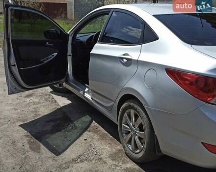 Серый Хендай Акцент, объемом двигателя 1.4 л и пробегом 175 тыс. км за 6800 $, фото 6 на Automoto.ua