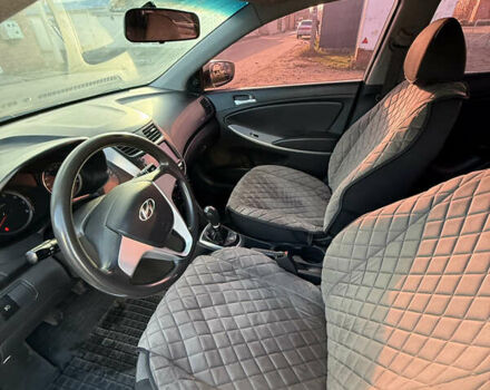 Серый Хендай Акцент, объемом двигателя 1.4 л и пробегом 242 тыс. км за 6100 $, фото 6 на Automoto.ua