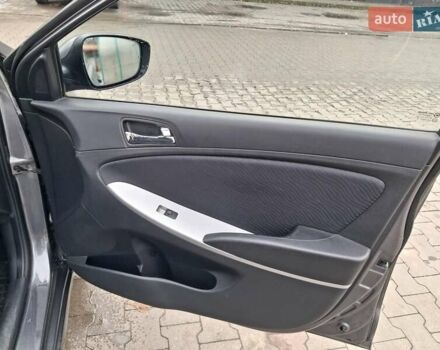 Серый Хендай Акцент, объемом двигателя 1.6 л и пробегом 109 тыс. км за 6700 $, фото 6 на Automoto.ua