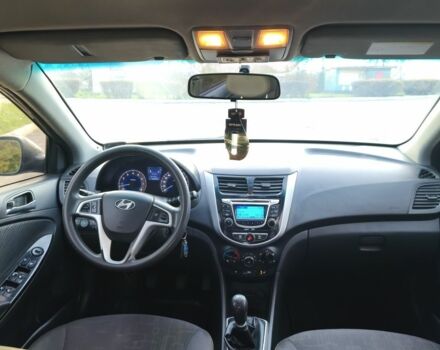 Серый Хендай Акцент, объемом двигателя 1.6 л и пробегом 251 тыс. км за 4900 $, фото 4 на Automoto.ua