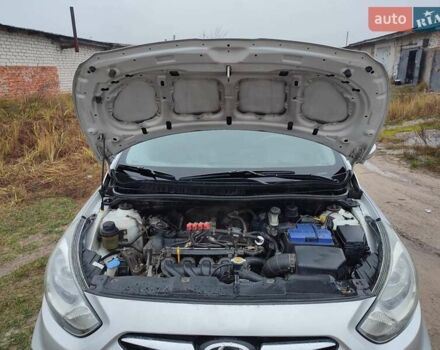 Серый Хендай Акцент, объемом двигателя 1.4 л и пробегом 177 тыс. км за 6100 $, фото 10 на Automoto.ua