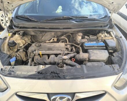 Серый Хендай Акцент, объемом двигателя 1.4 л и пробегом 176 тыс. км за 6500 $, фото 1 на Automoto.ua