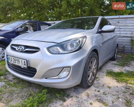 Серый Хендай Акцент, объемом двигателя 1.4 л и пробегом 175 тыс. км за 6800 $, фото 5 на Automoto.ua
