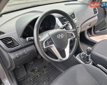 Серый Хендай Акцент, объемом двигателя 1.6 л и пробегом 109 тыс. км за 6700 $, фото 4 на Automoto.ua