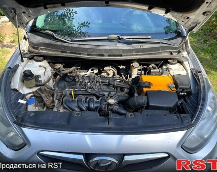 Серый Хендай Акцент, объемом двигателя 1.4 л и пробегом 290 тыс. км за 4600 $, фото 12 на Automoto.ua