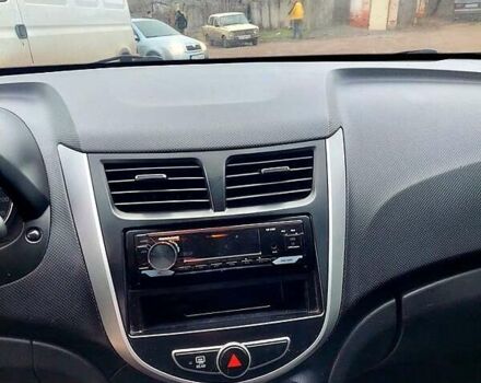 Серый Хендай Акцент, объемом двигателя 1.4 л и пробегом 165 тыс. км за 6500 $, фото 7 на Automoto.ua