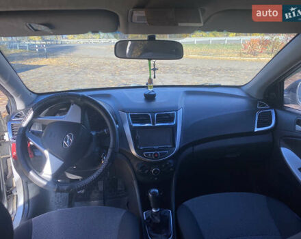 Хендай Акцент 2011 у Полтаві на Automoto.ua Сірий Хендай Акцент, об'ємом двигуна 1.4 л та пробігом 171 тис. км за 6499 $, фото 8 на Automoto.ua