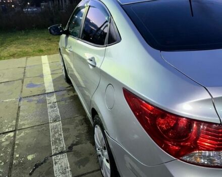 Серый Хендай Акцент, объемом двигателя 1.4 л и пробегом 218 тыс. км за 5600 $, фото 4 на Automoto.ua