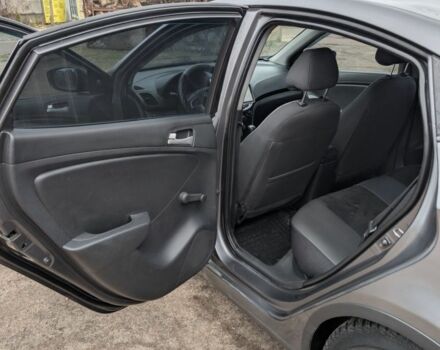 Сірий Хендай Акцент, об'ємом двигуна 1.4 л та пробігом 200 тис. км за 6450 $, фото 9 на Automoto.ua