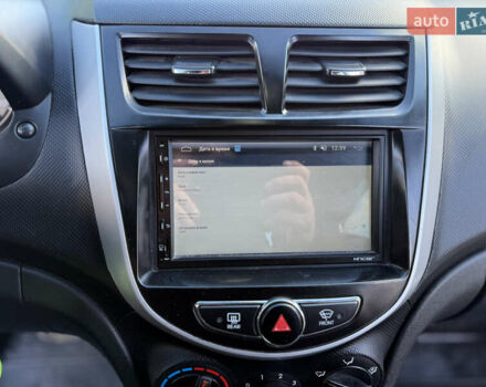 Серый Хендай Акцент, объемом двигателя 1.6 л и пробегом 138 тыс. км за 7900 $, фото 25 на Automoto.ua