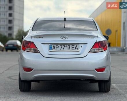 Сірий Хендай Акцент, об'ємом двигуна 1.4 л та пробігом 138 тис. км за 6499 $, фото 5 на Automoto.ua