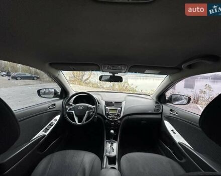 Серый Хендай Акцент, объемом двигателя 1.4 л и пробегом 180 тыс. км за 8100 $, фото 19 на Automoto.ua