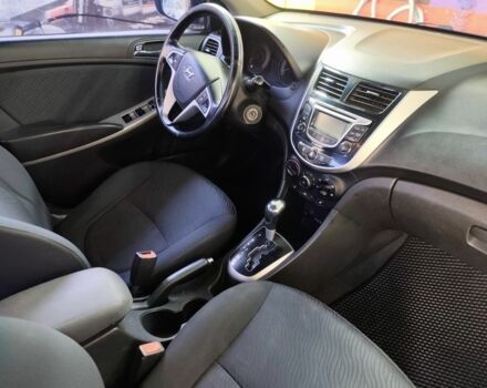 Серый Хендай Акцент, объемом двигателя 1.6 л и пробегом 227 тыс. км за 6350 $, фото 6 на Automoto.ua