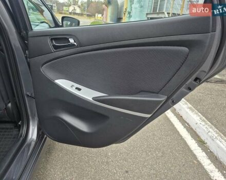 Серый Хендай Акцент, объемом двигателя 1.6 л и пробегом 90 тыс. км за 9650 $, фото 45 на Automoto.ua