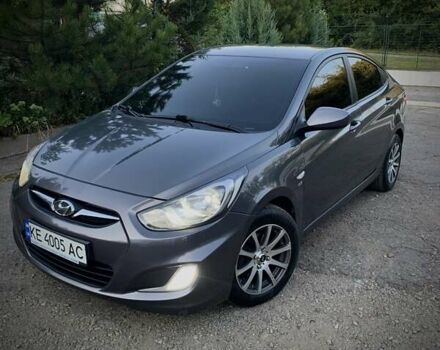 Сірий Хендай Акцент, об'ємом двигуна 1.6 л та пробігом 135 тис. км за 7800 $, фото 1 на Automoto.ua