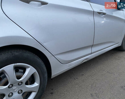 Серый Хендай Акцент, объемом двигателя 1.4 л и пробегом 170 тыс. км за 6800 $, фото 7 на Automoto.ua