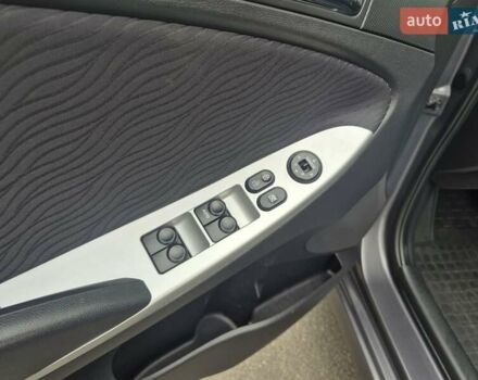 Серый Хендай Акцент, объемом двигателя 1.6 л и пробегом 90 тыс. км за 9650 $, фото 41 на Automoto.ua