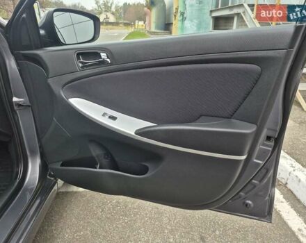 Серый Хендай Акцент, объемом двигателя 1.6 л и пробегом 90 тыс. км за 9650 $, фото 52 на Automoto.ua