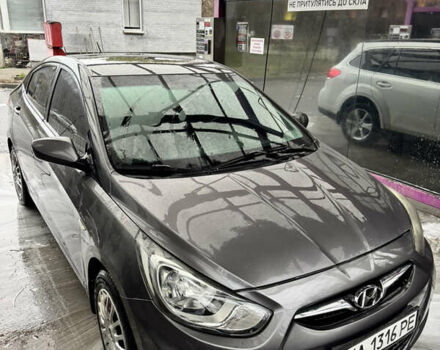 Серый Хендай Акцент, объемом двигателя 1.4 л и пробегом 175 тыс. км за 8000 $, фото 1 на Automoto.ua
