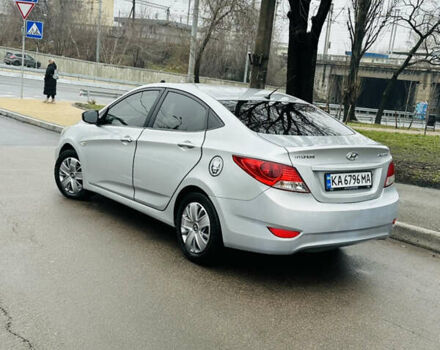 Серый Хендай Акцент, объемом двигателя 1.4 л и пробегом 250 тыс. км за 5400 $, фото 5 на Automoto.ua