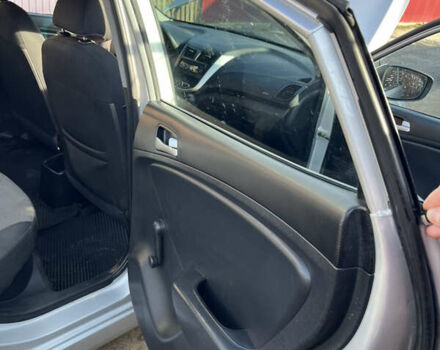 Сірий Хендай Акцент, об'ємом двигуна 1.4 л та пробігом 251 тис. км за 6200 $, фото 13 на Automoto.ua