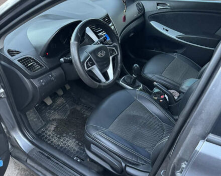 Сірий Хендай Акцент, об'ємом двигуна 1.4 л та пробігом 85 тис. км за 7500 $, фото 4 на Automoto.ua