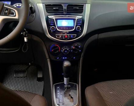 Серый Хендай Акцент, объемом двигателя 1.6 л и пробегом 124 тыс. км за 8500 $, фото 16 на Automoto.ua