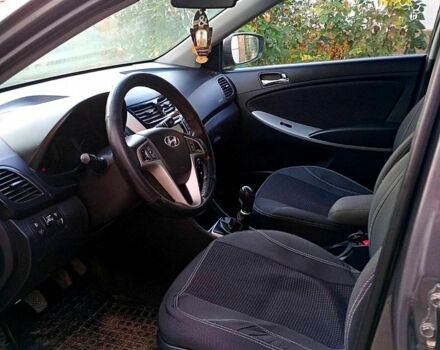 Сірий Хендай Акцент, об'ємом двигуна 1.4 л та пробігом 0 тис. км за 7000 $, фото 1 на Automoto.ua