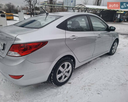 Сірий Хендай Акцент, об'ємом двигуна 1.6 л та пробігом 37 тис. км за 9650 $, фото 4 на Automoto.ua