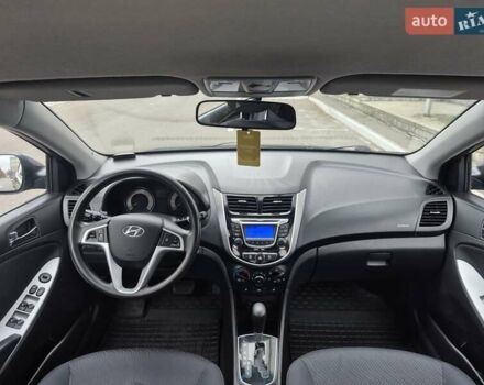 Серый Хендай Акцент, объемом двигателя 1.6 л и пробегом 90 тыс. км за 9650 $, фото 55 на Automoto.ua