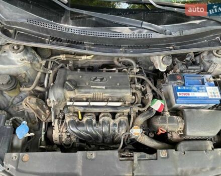 Серый Хендай Акцент, объемом двигателя 1.6 л и пробегом 105 тыс. км за 8300 $, фото 22 на Automoto.ua