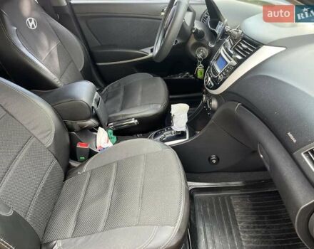 Сірий Хендай Акцент, об'ємом двигуна 1.4 л та пробігом 158 тис. км за 9000 $, фото 5 на Automoto.ua