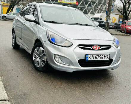 Хендай Акцент 2012 в Киеве на Automoto.ua Серый Хендай Акцент, объемом двигателя 1.4 л и пробегом 250 тыс. км за 5600 $, фото 1 на Automoto.ua