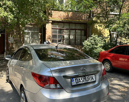 Серый Хендай Акцент, объемом двигателя 1.6 л и пробегом 195 тыс. км за 7500 $, фото 1 на Automoto.ua