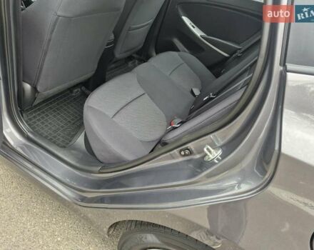 Серый Хендай Акцент, объемом двигателя 1.6 л и пробегом 90 тыс. км за 9650 $, фото 43 на Automoto.ua