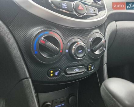 Серый Хендай Акцент, объемом двигателя 1.6 л и пробегом 90 тыс. км за 9650 $, фото 32 на Automoto.ua